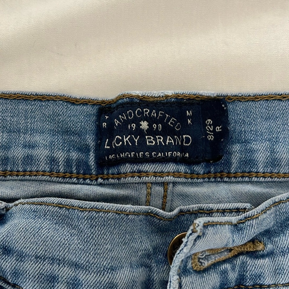 Lucky Brand women's jeans Brooke Straight, size 8,length 32. Good condition